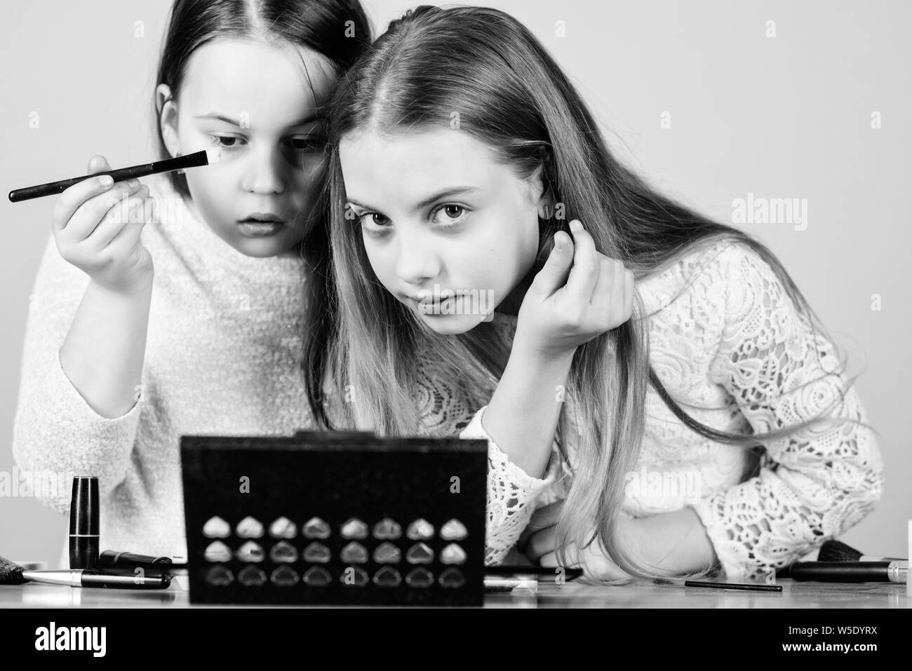 Colores De Maquillador Imágenes de stock en blanco y negro - Alamy