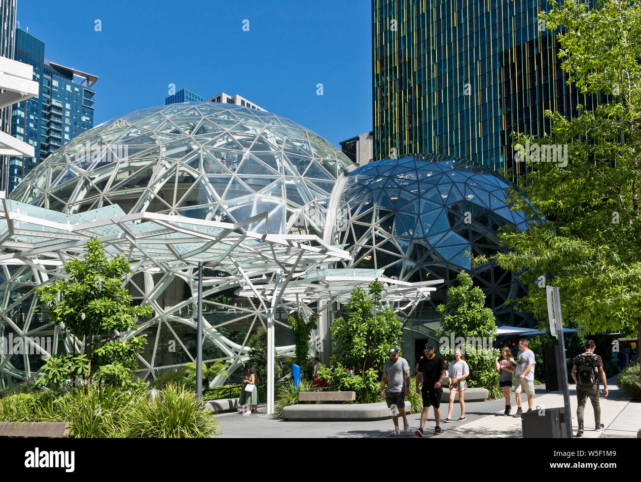 Las esferas arquitectónicas fuera de la sede de Amazon en Seattle, Washington, Estados Unidos. Foto de stock