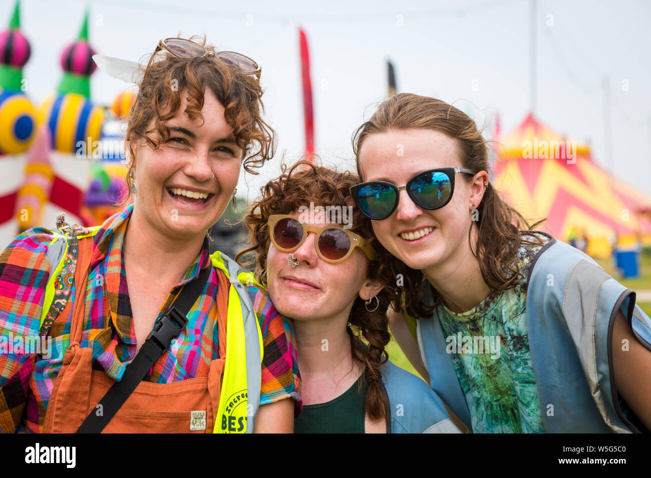 Los trabajadores voluntarios en Camp Bestival, Dorset, UK 2019 Foto de stock