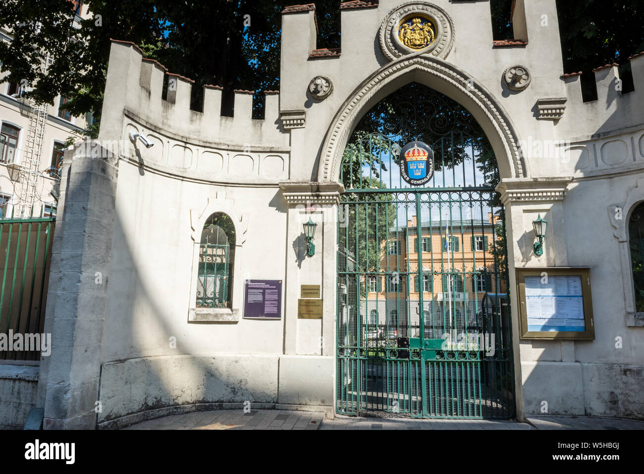 Vista exterior del edificio de la Embajada Sueca que situado en Beyoglu, Istanbul, Turquía.25 de julio de 2019 Foto de stock