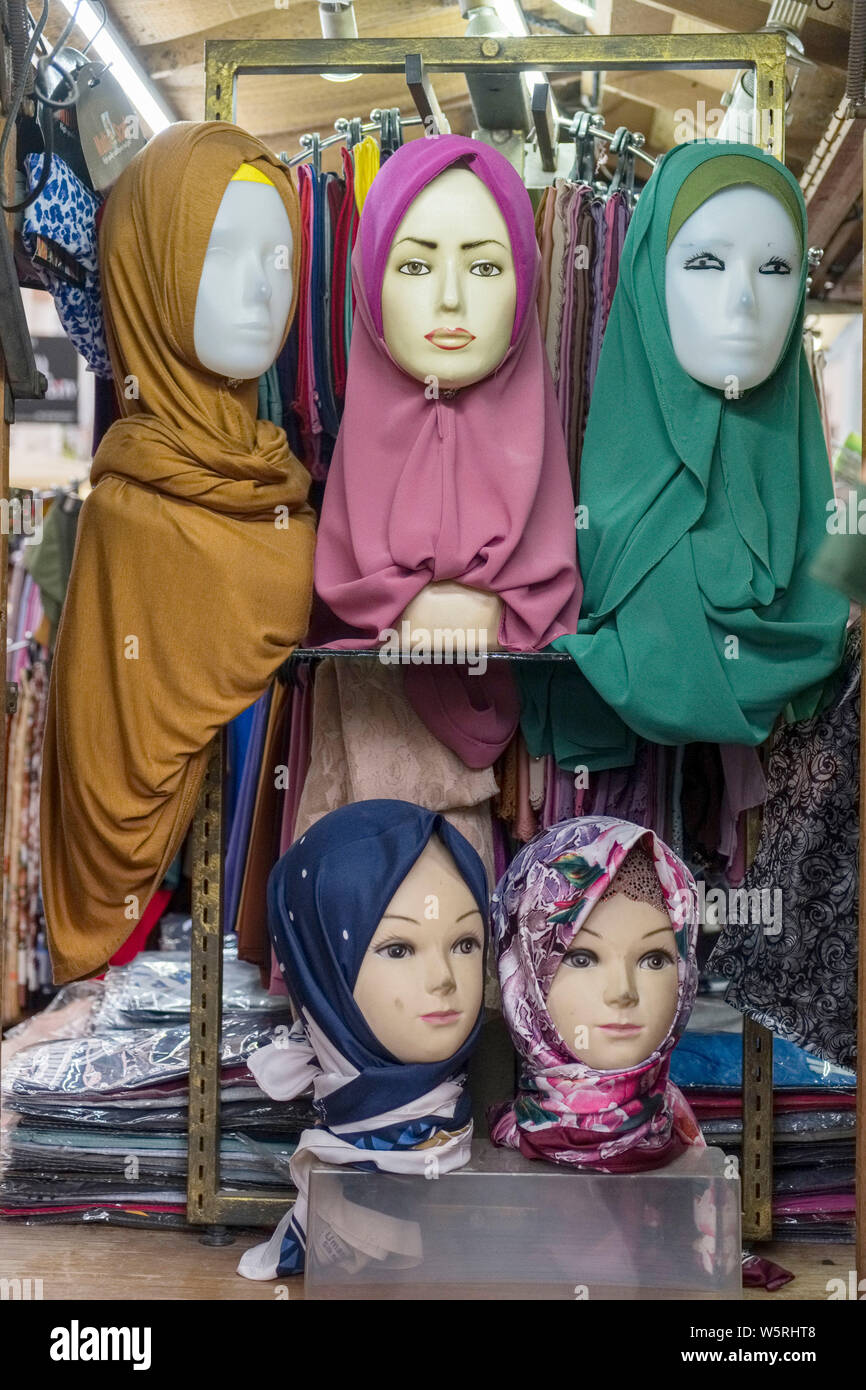 Malasia, Kuala Lumpur: prêt-à-shop para mujeres musulmanas Foto de stock