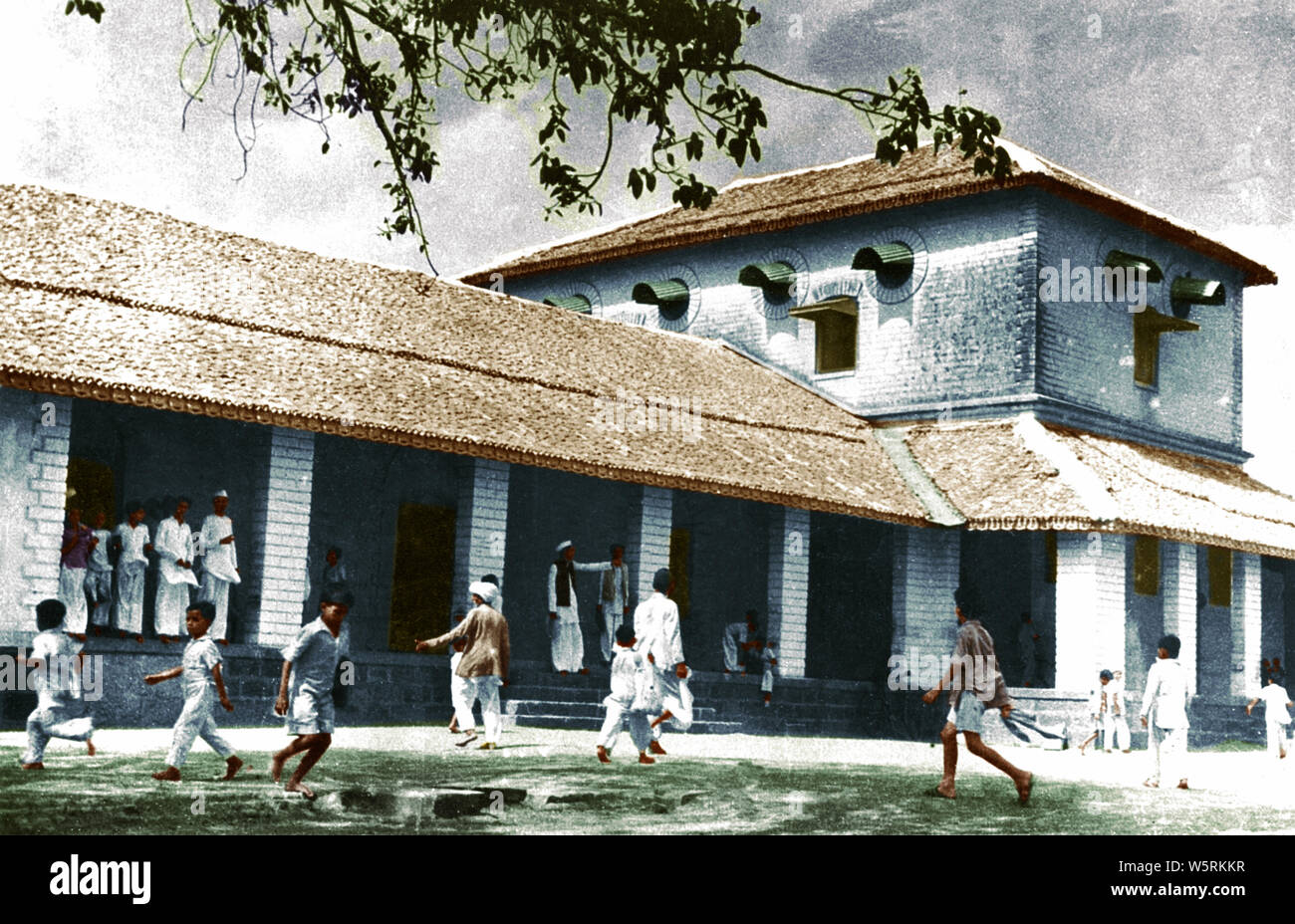 Mahatma Gandhi a la escuela primaria en Rajkot Gujarat India Asia 1890 Foto de stock