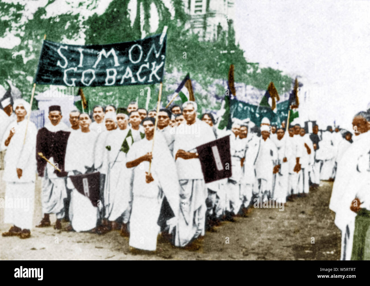 Simon Go Back procesión Libertad lucha India Asia Febrero 3 1928 vieja foto vintage 1900s Foto de stock
