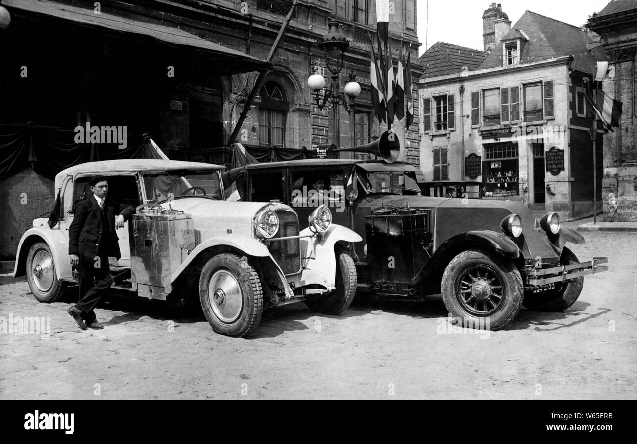 Los coches de Gran Turismo de carbón , madera y turba gas, 1920-30 Foto de stock
