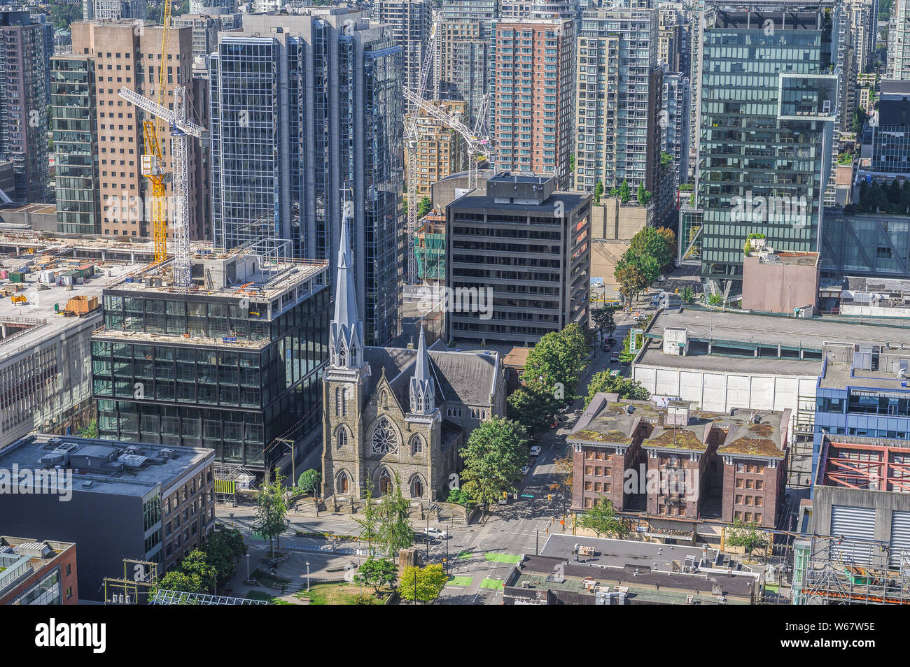 Catedral de la iglesia santa fotografías e imágenes de alta resolución