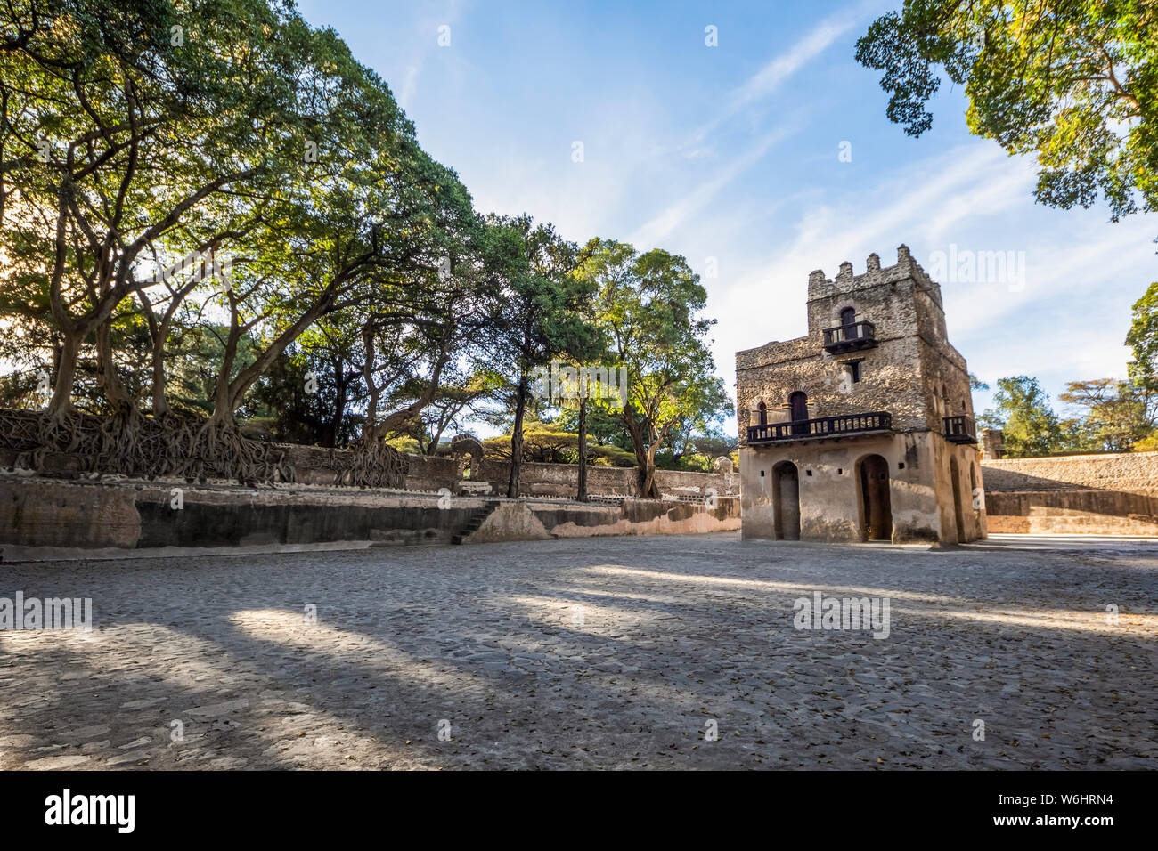 Tres pisos palacio de Fasilides baño bañera; Gondar, la región de Amhara, Etiopía Foto de stock