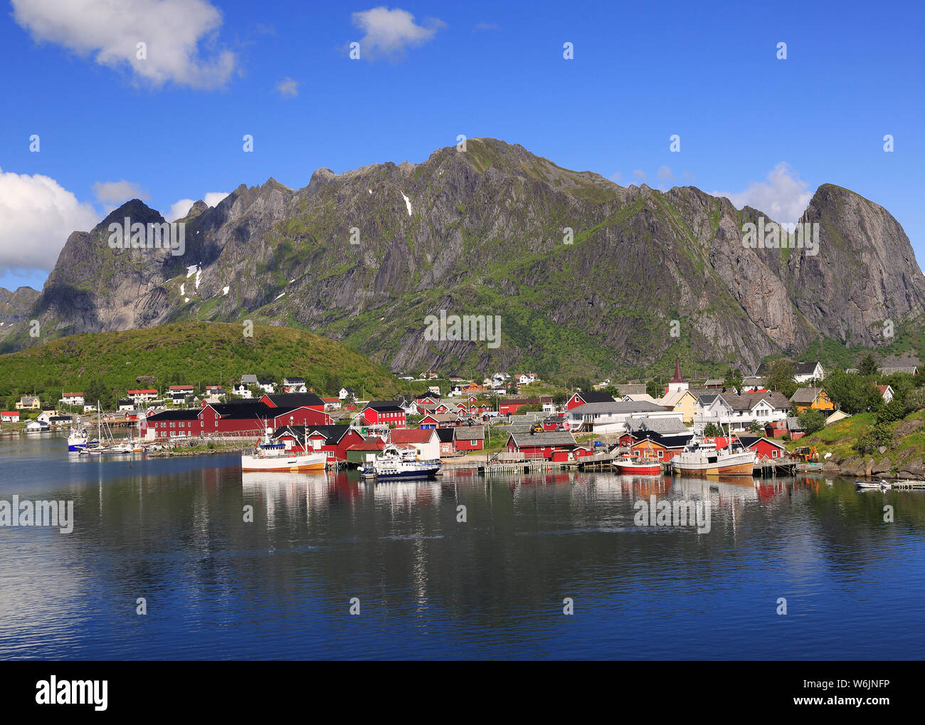 Vista panorámica de la zona reine, las islas Lofoten en Noruega Foto de stock