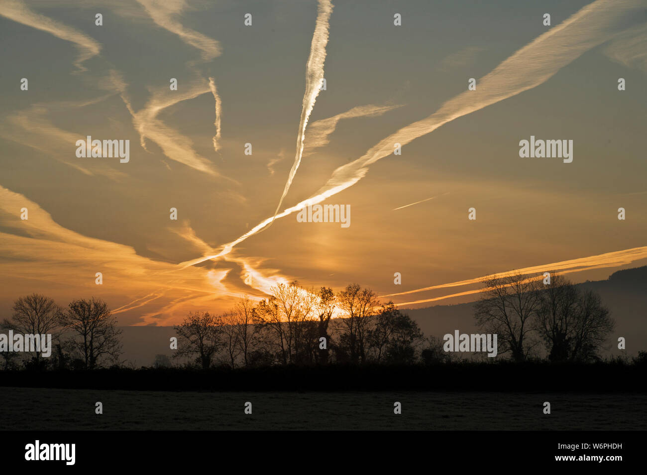 El cielo del amanecer de invierno Foto de stock