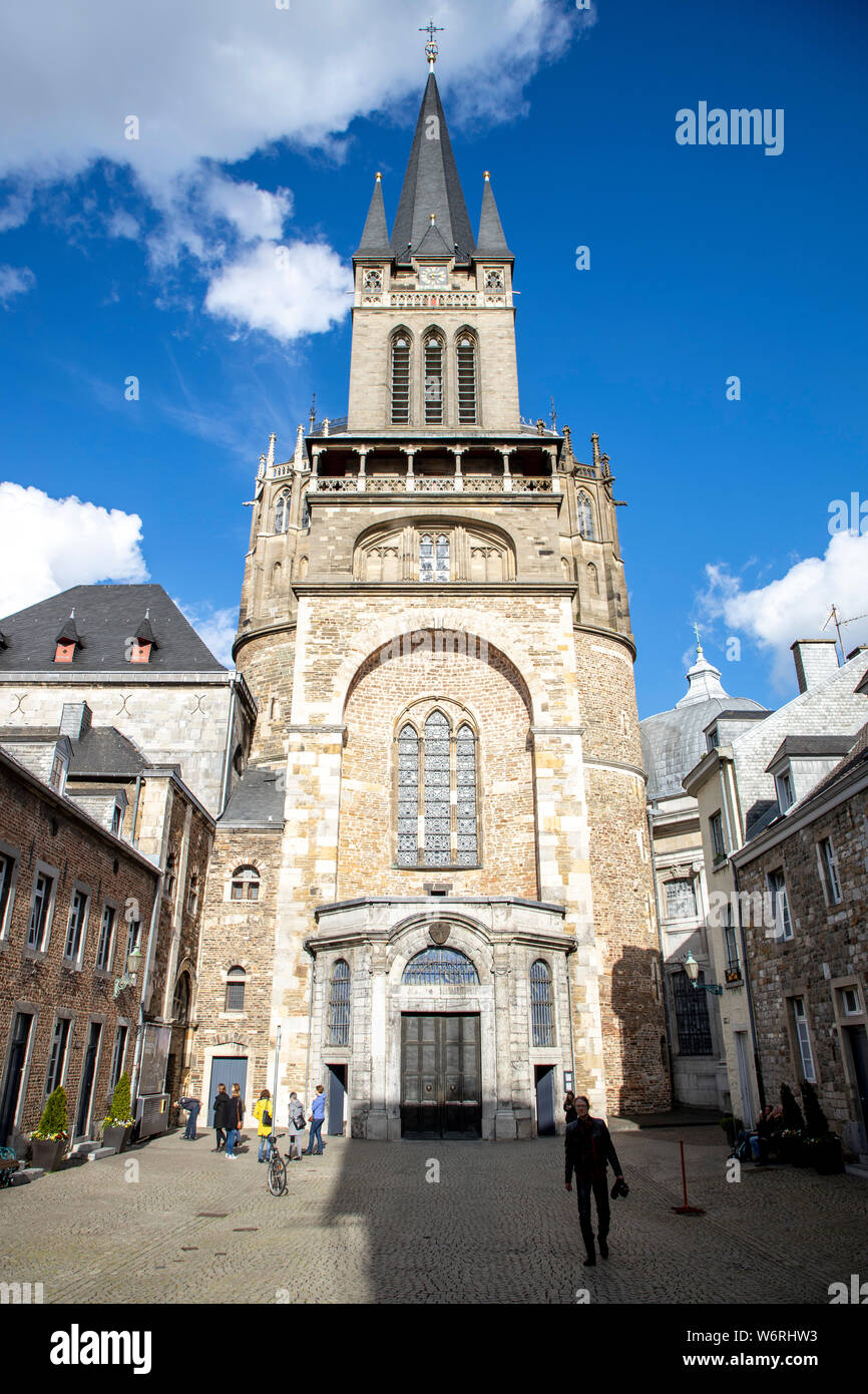 La catedral de Aquisgrán, la catedral de Aquisgrán o Aachen Marienkirche, West View, Domhof, Foto de stock