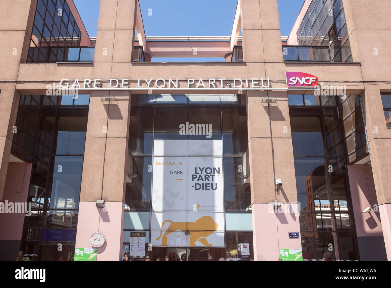 LYON, FRANCIA Julio 13, 2019 la puerta de entrada principal a la