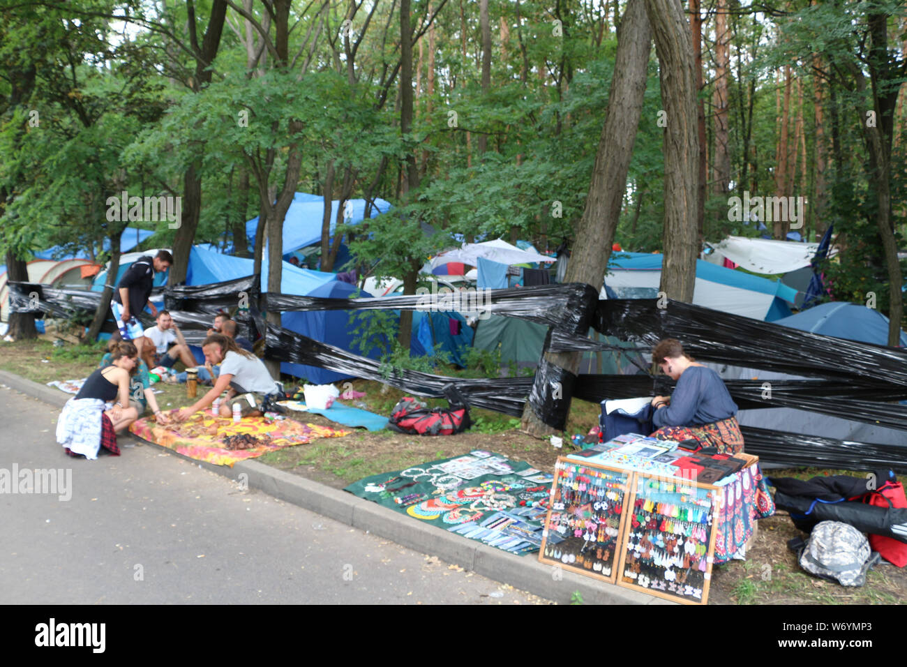 Kostrzyn, Polonia el 2º de agosto de 2019 Cientos de miles de personas de todas las edades participan en el 25º Festival de Rock de Polonia (ex Przystanek Woodstock) en Kostrzyn nad odra , Polonia , el 2 de agosto de 2019 Pol'y'Festival de Rock, anteriormente conocido como Festival de Woodstock Polonia es un festival anual de música rock gratis en Polonia, inspirados por el Festival de Woodstock. © Vadim Pacajev / Alamy Live News Foto de stock