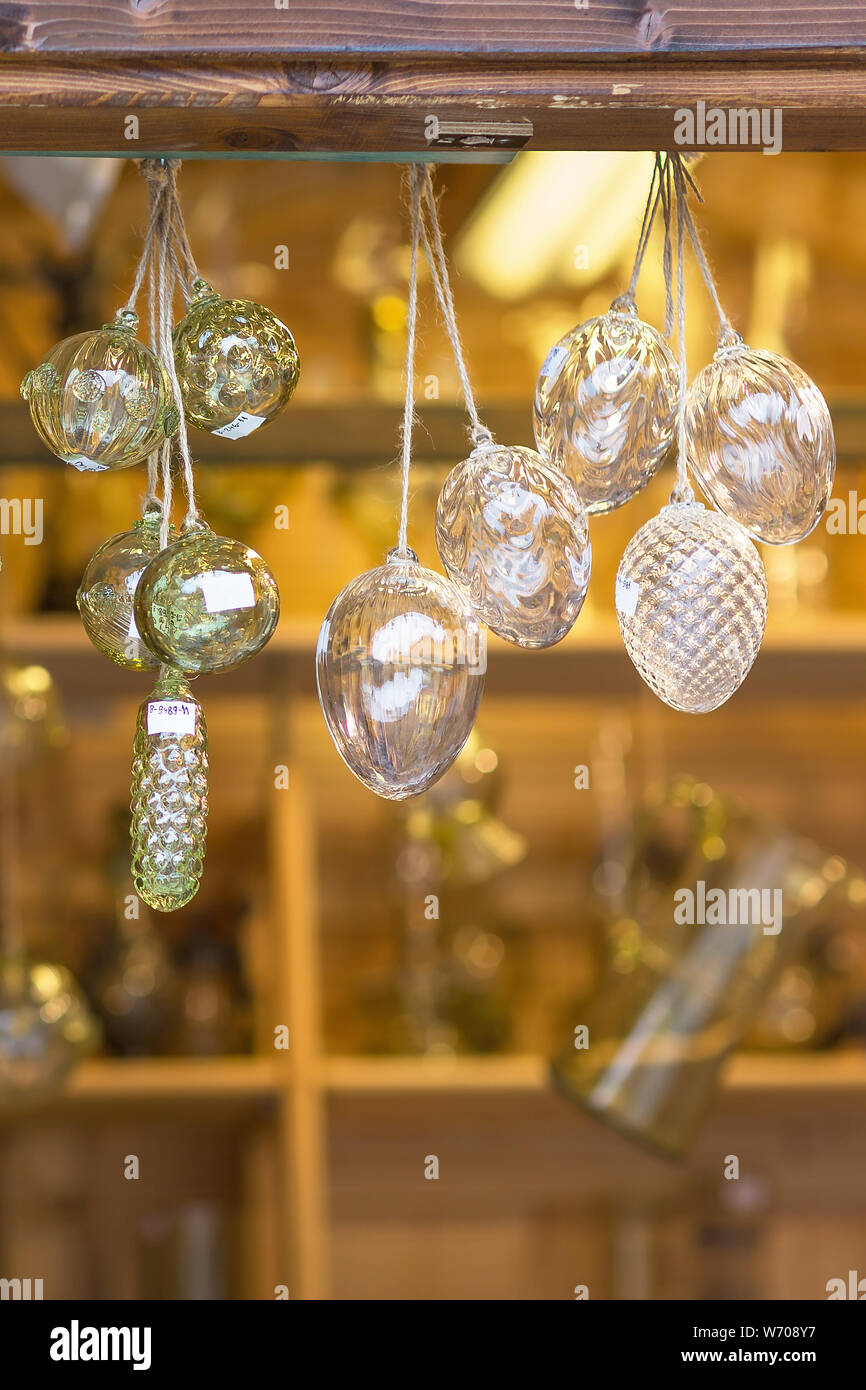 Ornamentos Checos De Cristal En El Mercado De Navidad En Praga