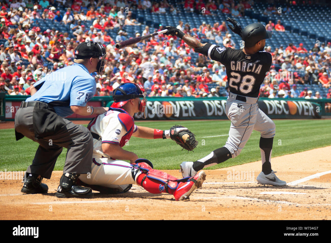 St. Petersburg, FL. USA; Chicago White Sox second baseman Leury Garcia (28)  fields a ball off the bat of Tampa Bay Rays catcher Francisco Mejia (21  Stock Photo - Alamy