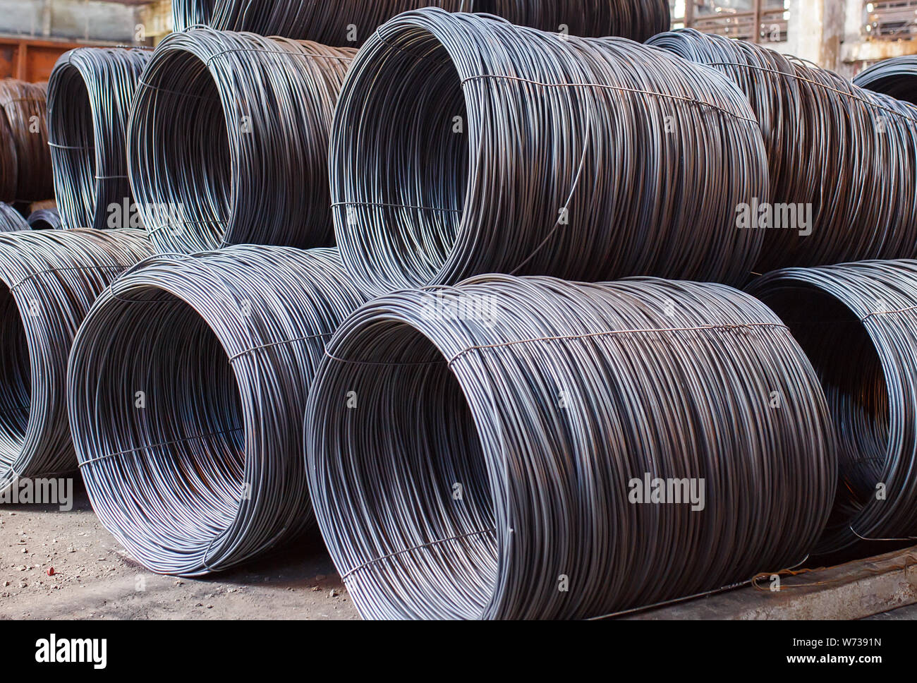 Construcción de esqueleto se encuentran en los almacenes de productos  metalúrgicos. Elemento de la estructura de la construcción Fotografía de  stock - Alamy