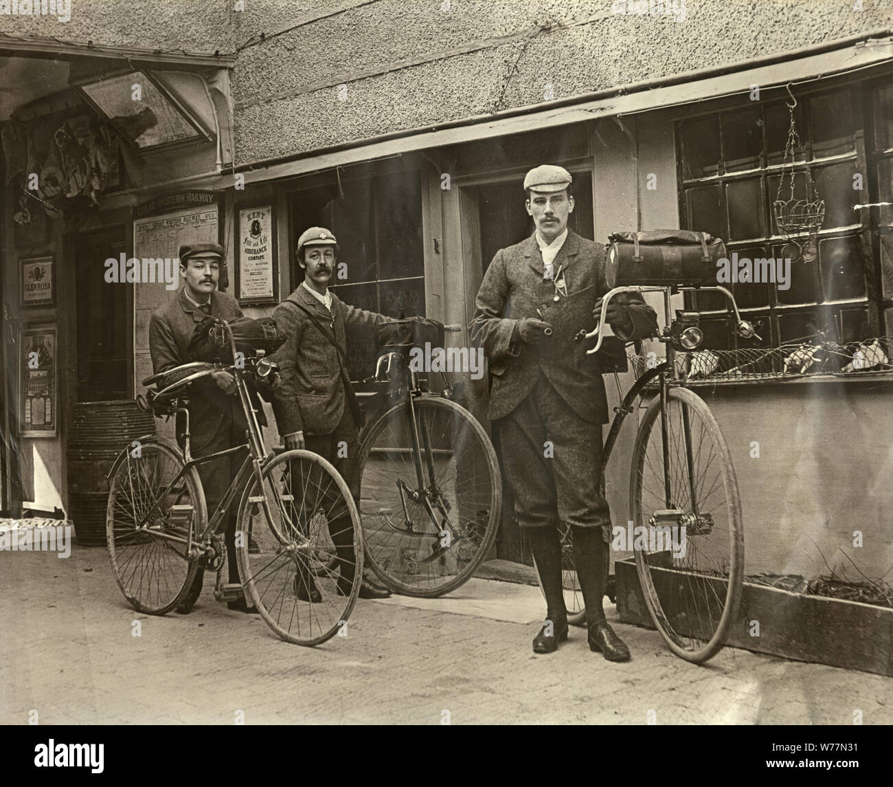 Victorian 19th century bicycle fotograf as e im genes de alta