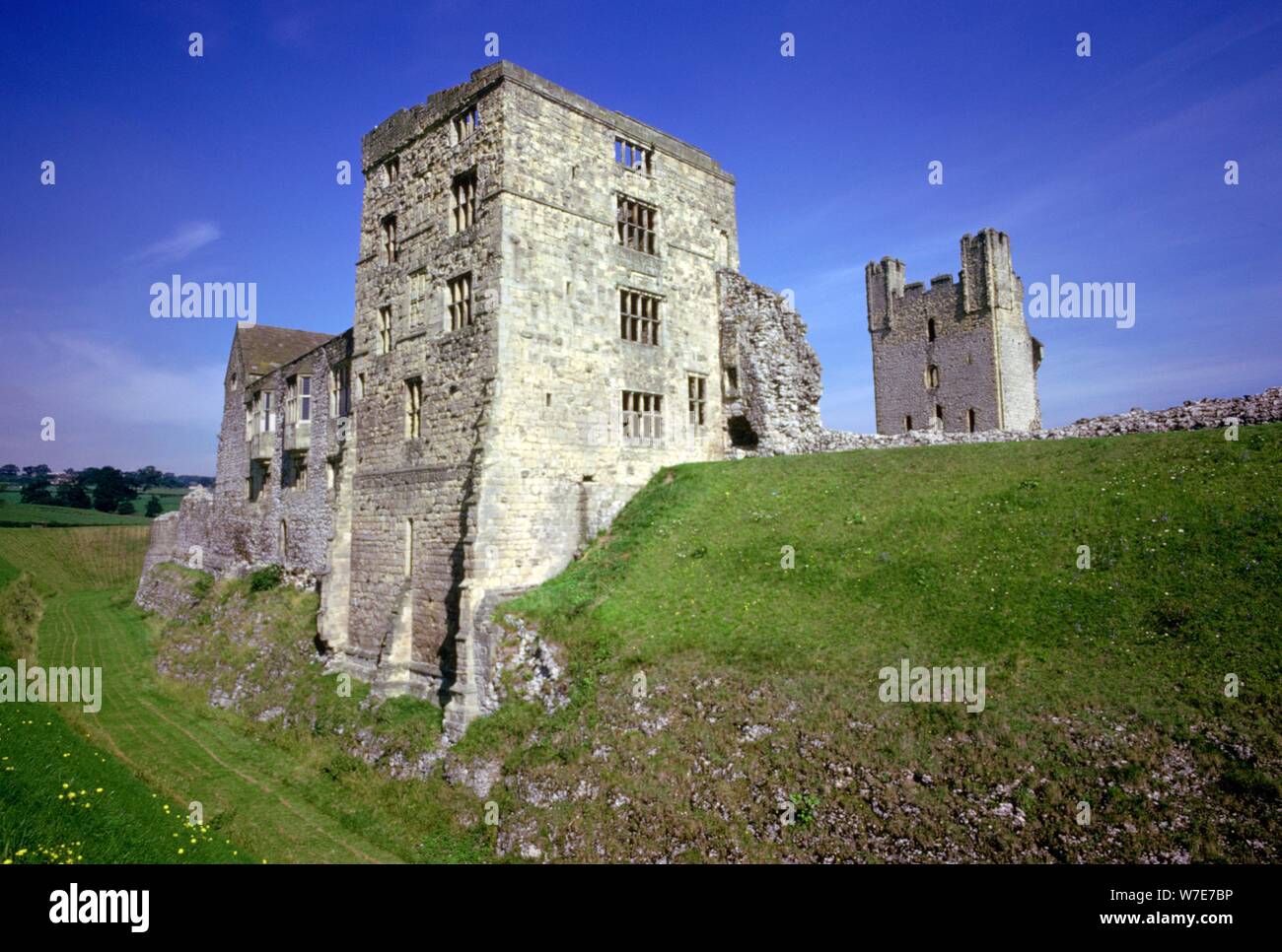 Castillo de Helmsley, Yorkshire. Artista: Desconocido Foto de stock