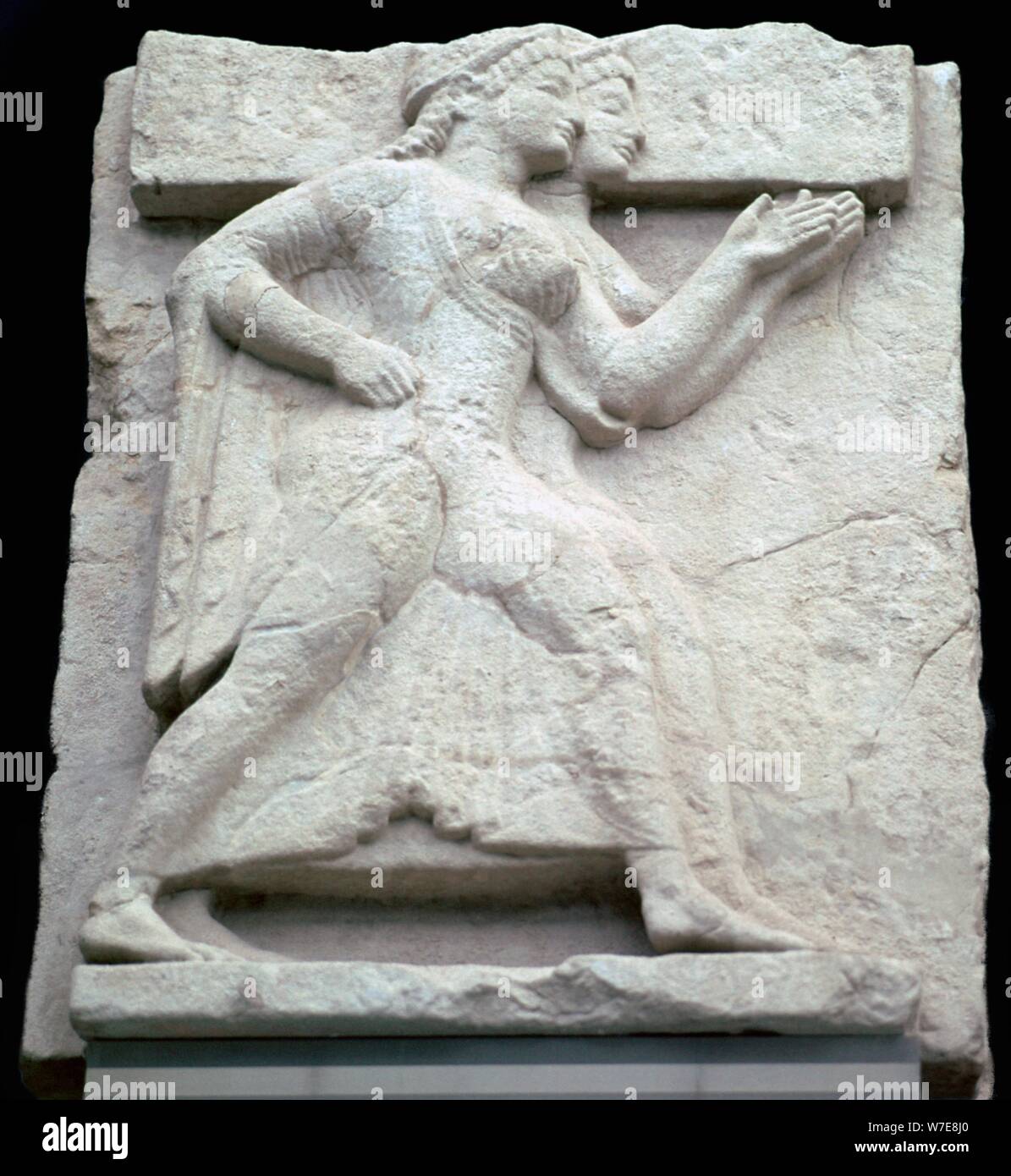 Metope griego de Artemis y Apolo. Artista: Desconocido Foto de stock
