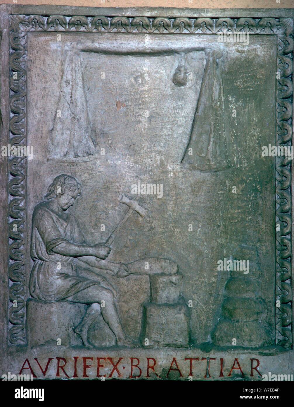 Smith en el trabajo romano, del siglo II a. Artista: Desconocido Foto de stock