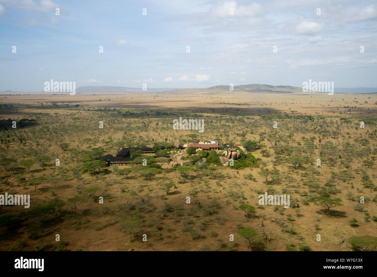 La fotografía aérea de los pastizales en el Parque nacional Serengeti, Tanzania Foto de stock