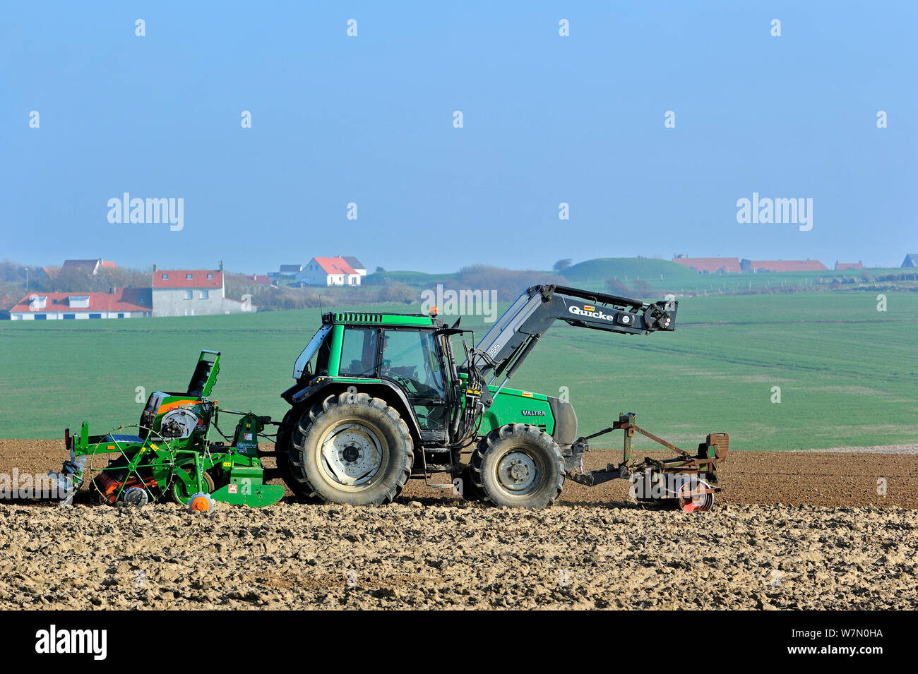 Tractor Sembrando Semillas Con Máquina Sembradora De Semillas Cap Gris Nez Côte Dopale 3328