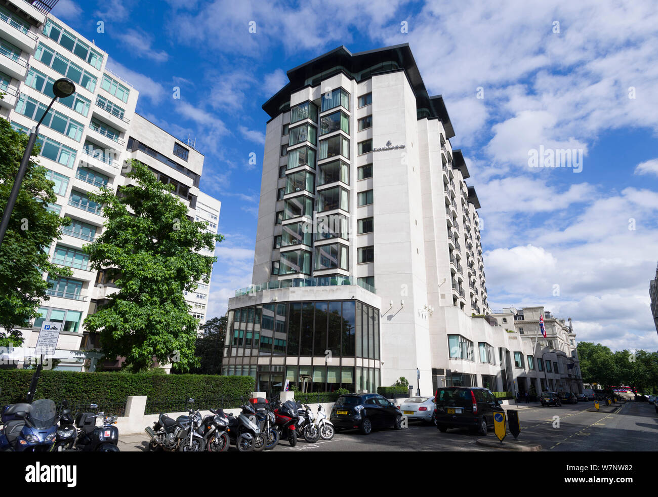 El hotel de 5 estrellas, el Four Seasons Hotel Hamilton Place, Park Lane, London, UK 19 Jun 2018 Foto de stock