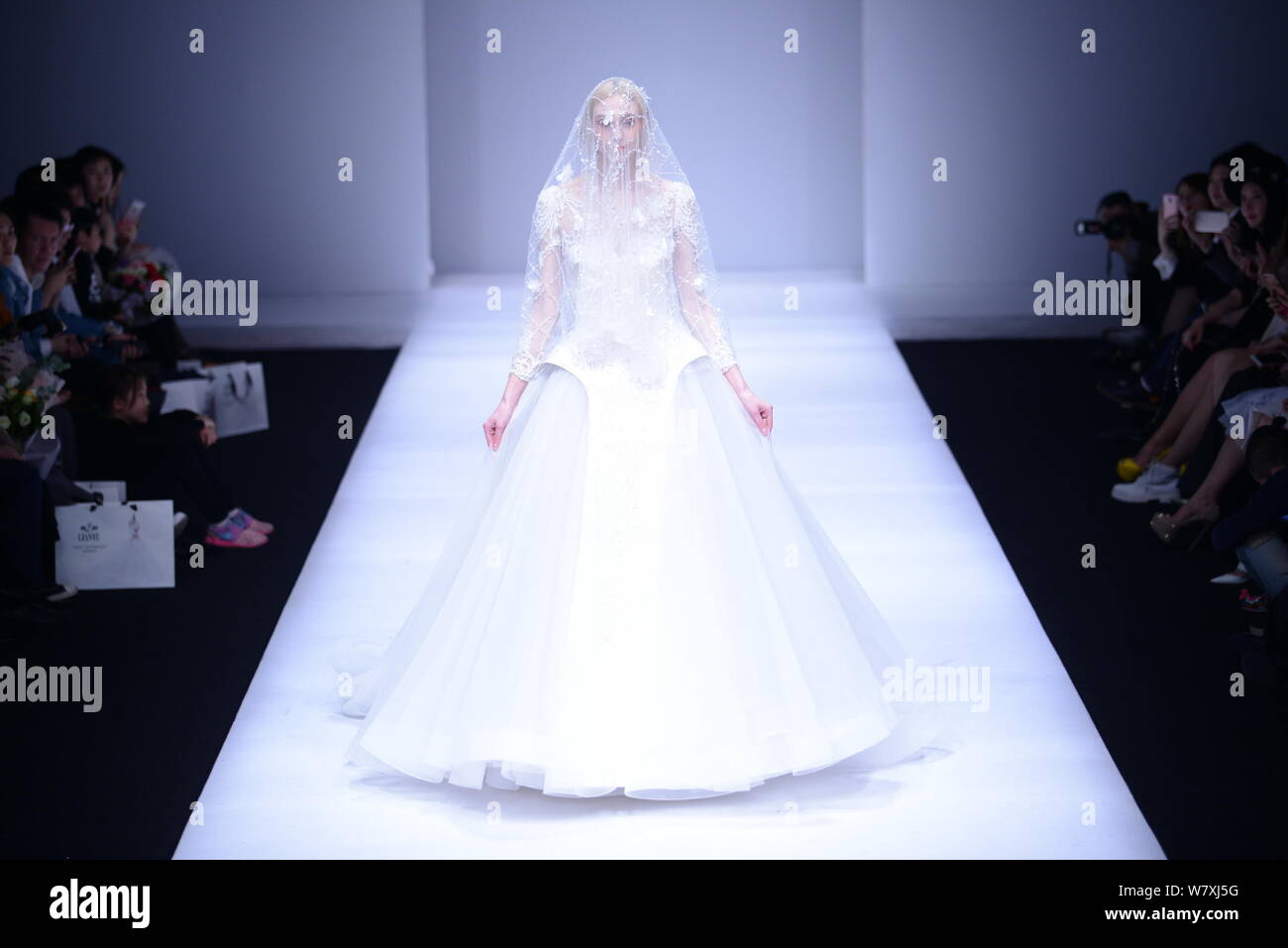 Zhu Yu Fotos E Imagenes De Stock Alamy