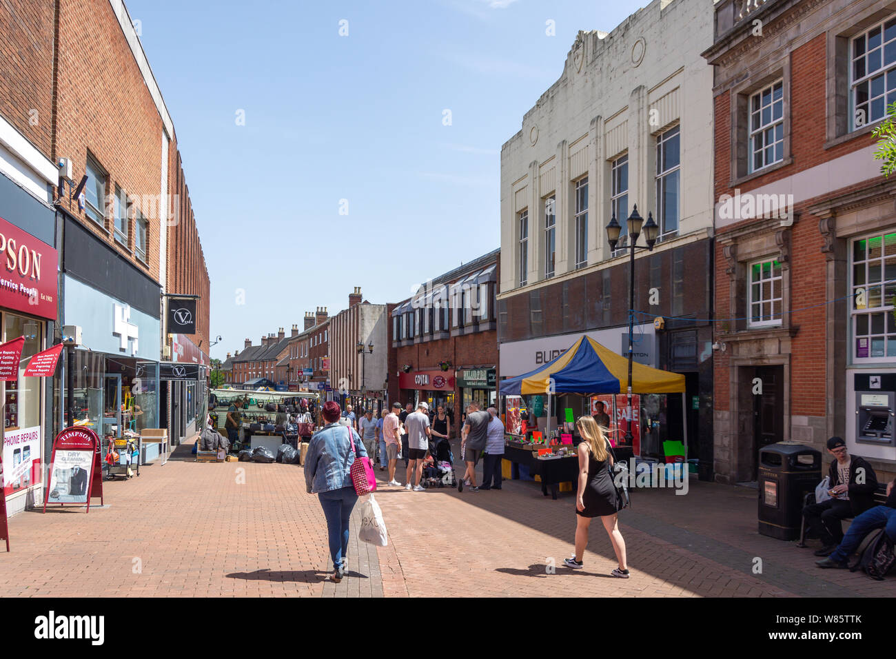 Zona peatonal de la calle George, Tamworth, Staffordshire, Inglaterra, Reino Unido Foto de stock