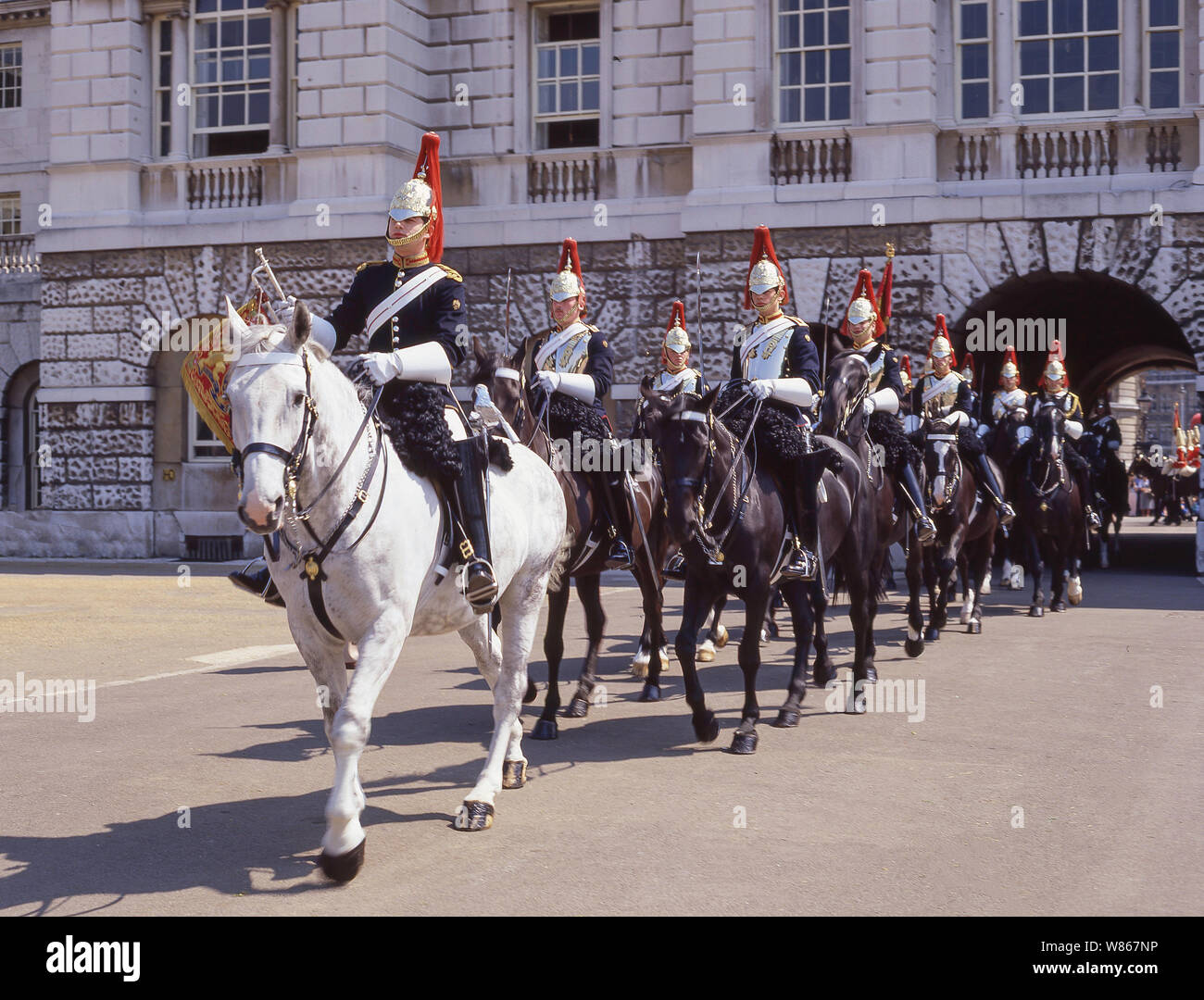 Ceremonia De Cambio De Guardia, Desfile De Guardias De Caballo, Whitehall, City Of Westminster, Greater London, Inglaterra, Reino Unido Foto de stock