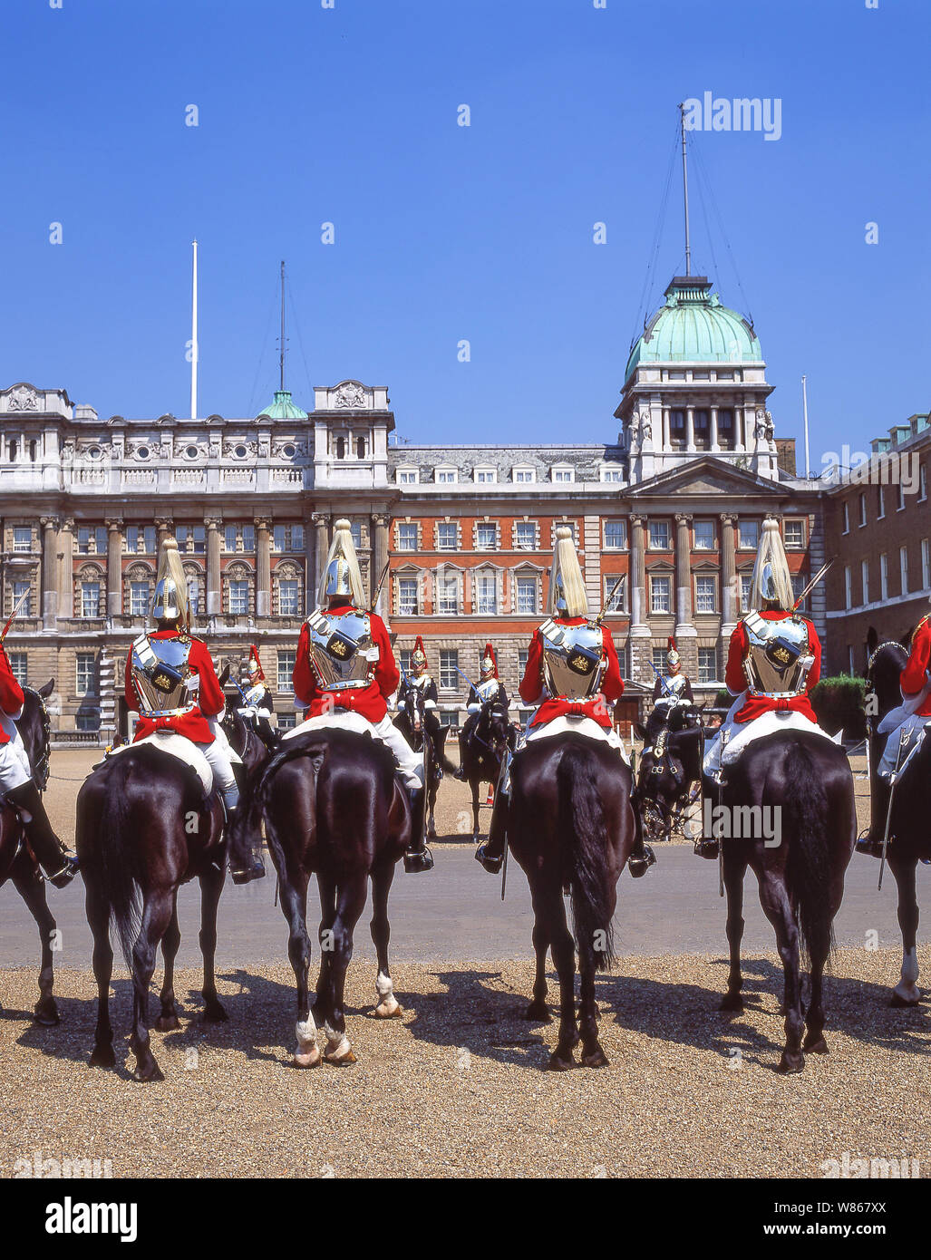 Ceremonia De Cambio De Guardia, Desfile De Guardias De Caballo, Whitehall, City Of Westminster, Greater London, Inglaterra, Reino Unido Foto de stock