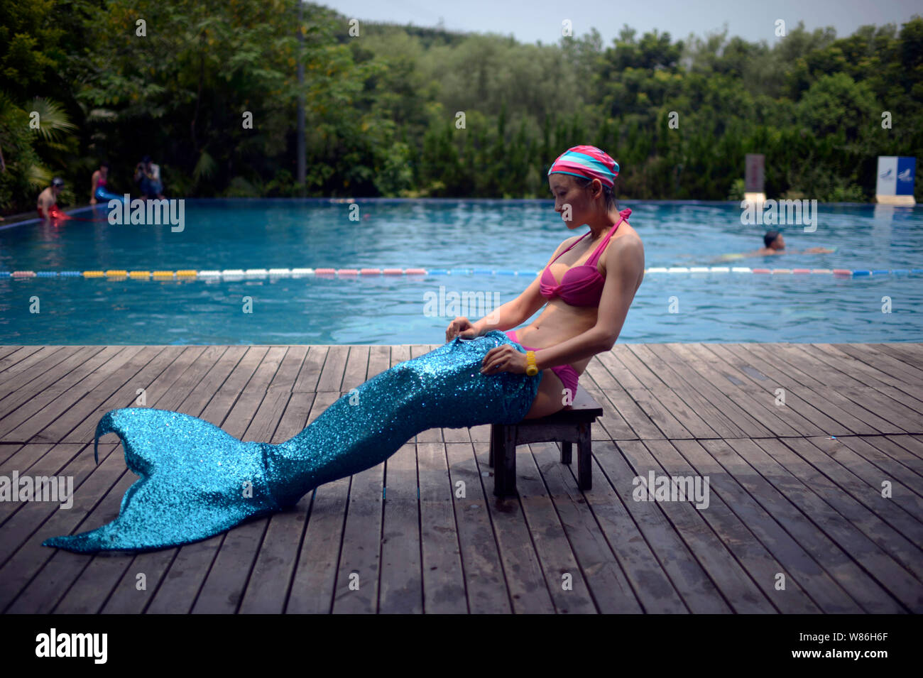 Traje De Sirena Fotos e Imágenes de stock - Página 2 - Alamy