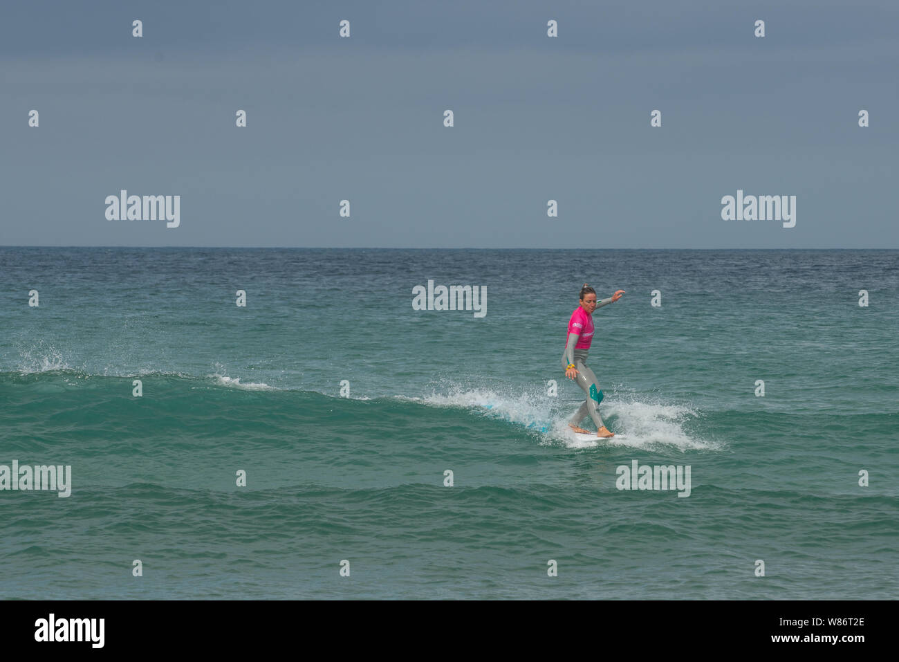 Competencia de surfing en Boardmasters 2019 Foto de stock