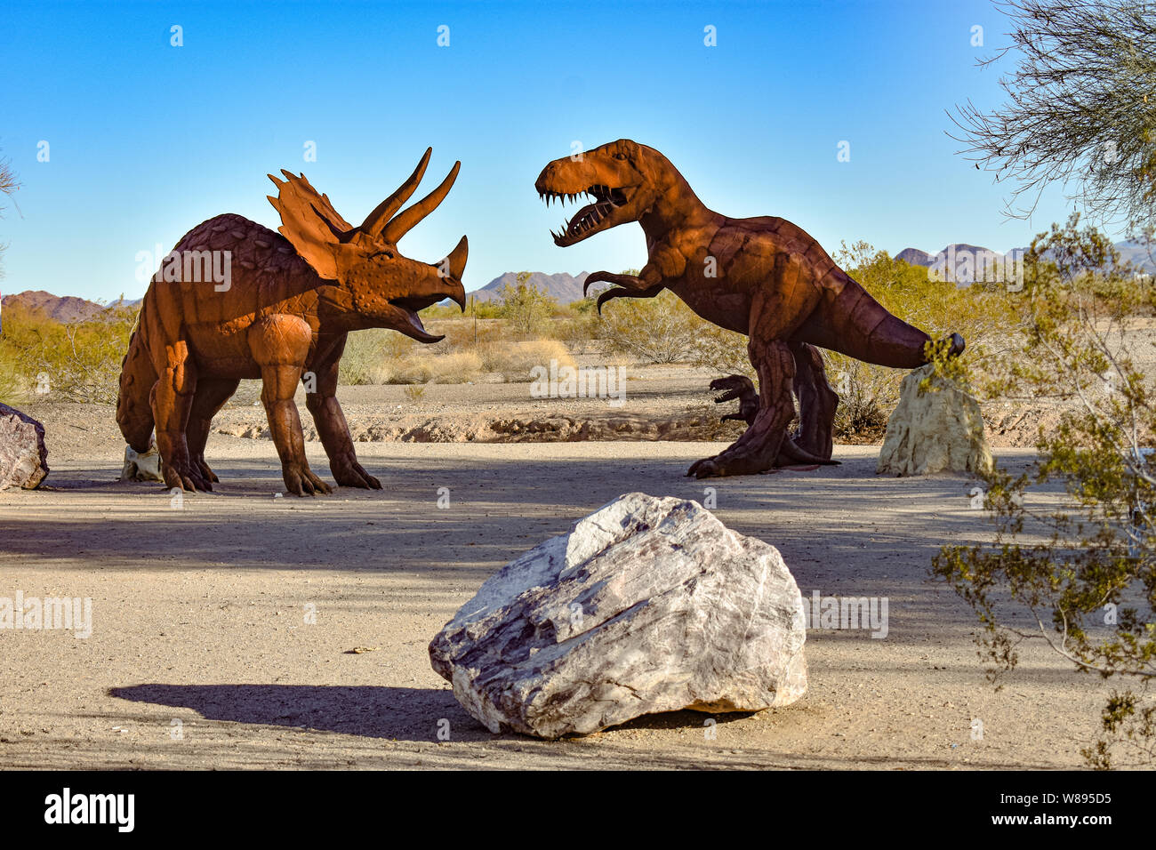 Dinosaurio de camiones fotografías e imágenes de alta resolución - Alamy