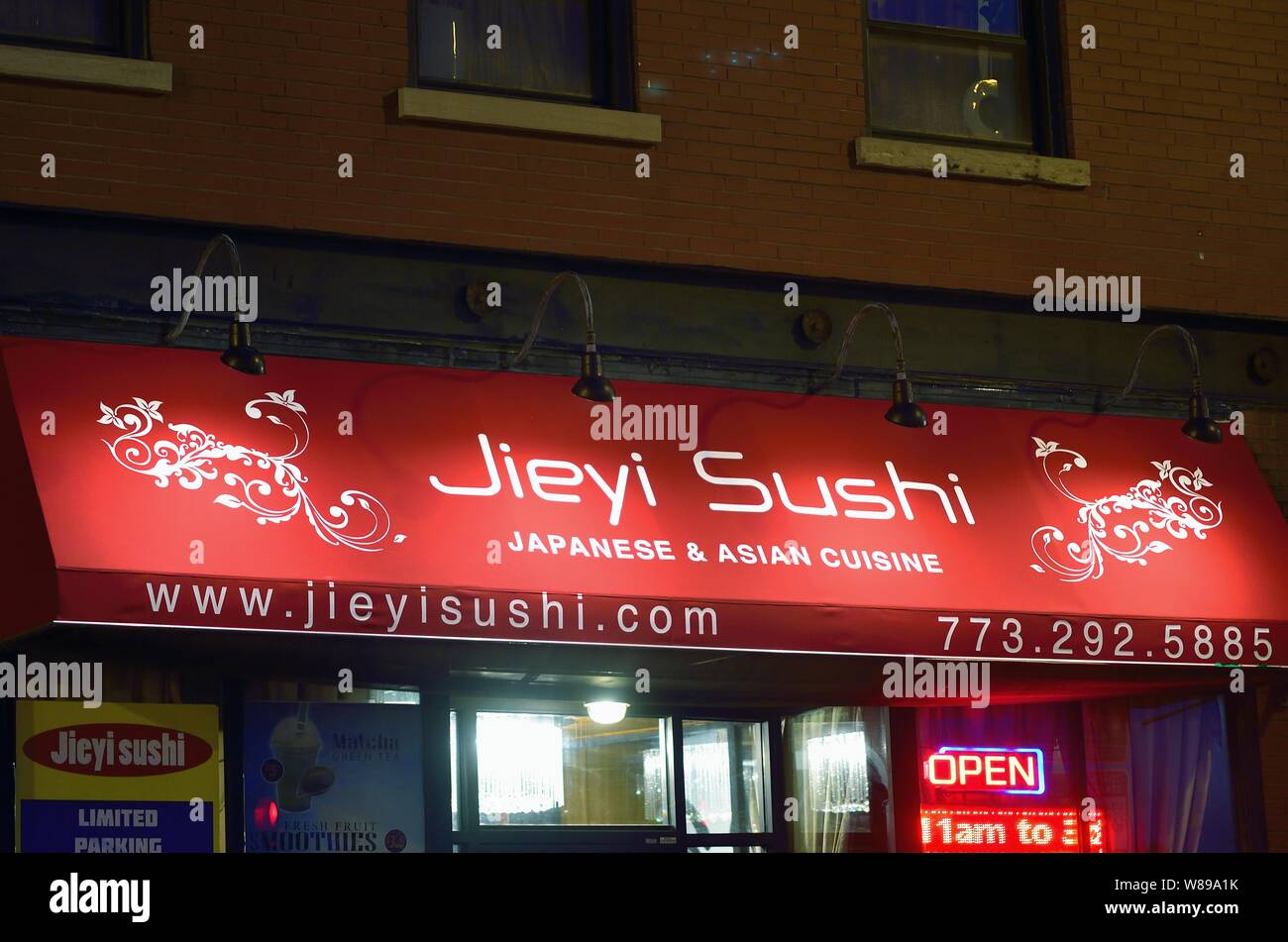 Chicago, Illinois, Estados Unidos. Un restaurante en el barrio de