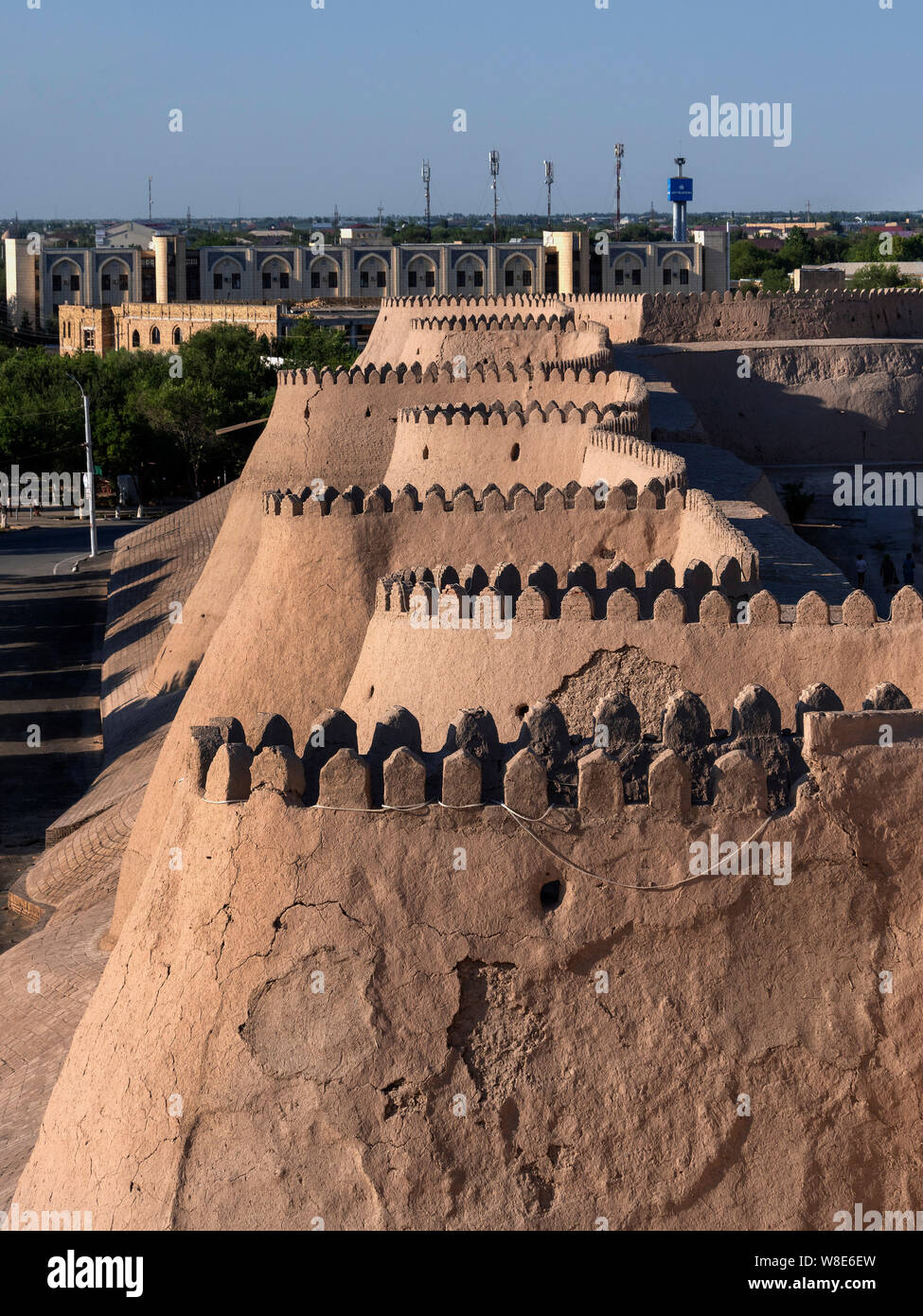 Muralla de la ciudad, ciudad histórica Ichan Qala, Chiwa, Uzbekistán, Asia, PATRIMONIO DE LA HUMANIDAD POR LA UNESCO Foto de stock