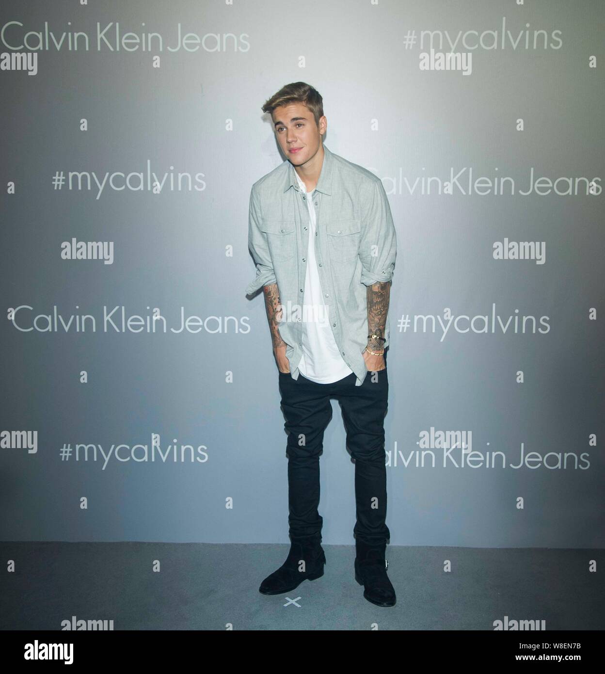 El cantante canadiense Justin Bieber posa en el Festival de Música de Calvin Klein Jeans en Hong Kong, China, 11 de junio de 2015. Foto de stock