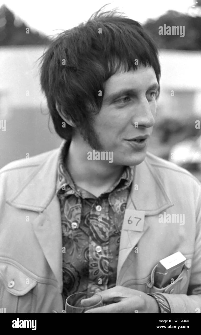 El que el bajista John Entwistle en 1967 Foto de stock