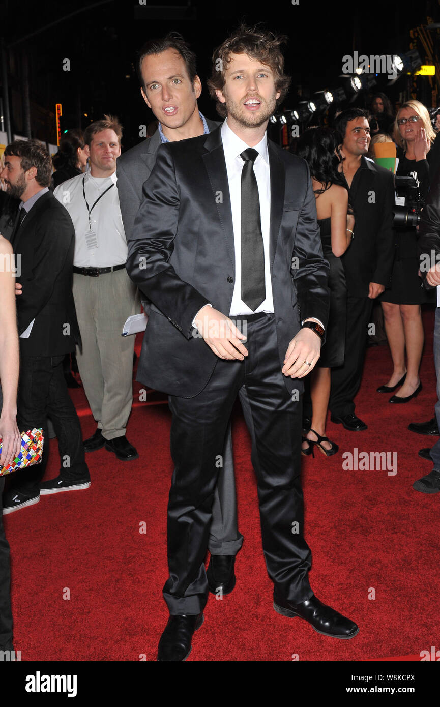 LOS ANGELES, CA. Enero 27, 2010: Arnett & Jon Heder en el estreno mundial de su nueva película "Cuando en Roma' en el Capitan Theatre de Hollywood. © 2010 Paul Smith / Featureflash Foto de stock