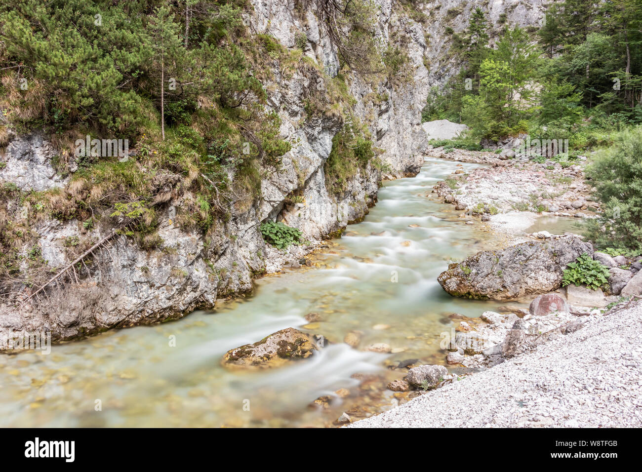 River en Stoissengraben en Austria Foto de stock