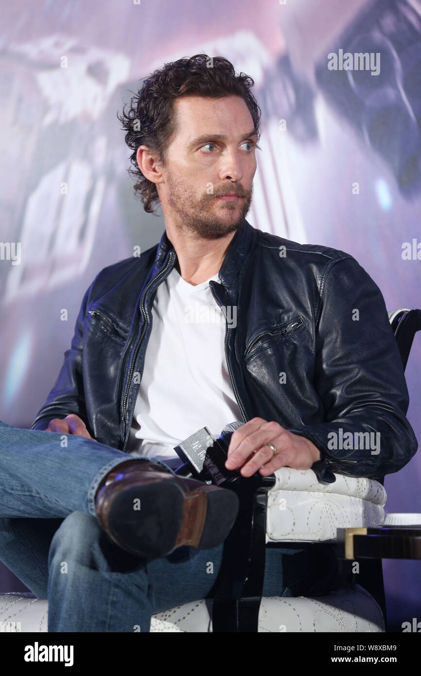 El actor estadounidense Matthew McConaughey asiste a una conferencia de prensa para su nueva película 'Interstellar' en Shanghai, China, 10 de noviembre de 2014. Foto de stock