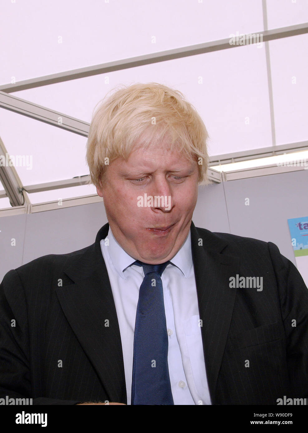 Boris Johnson, actuando como alcalde de Londres abre el festival de comida de Londres Foto de stock