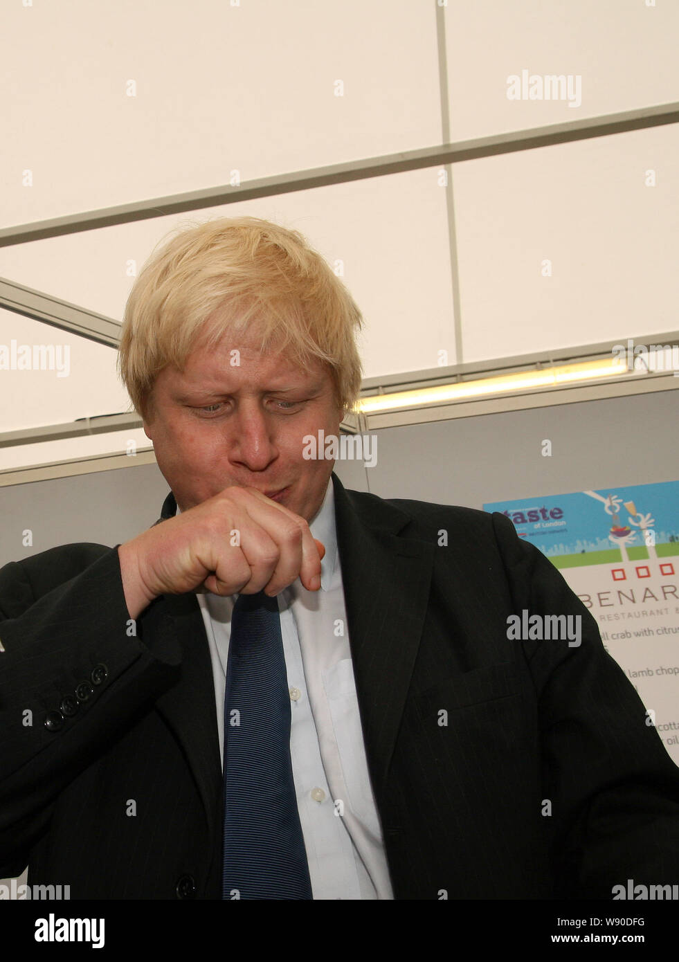 Boris Johnson, actuando como alcalde de Londres abre el festival de comida de Londres 2009 Foto de stock