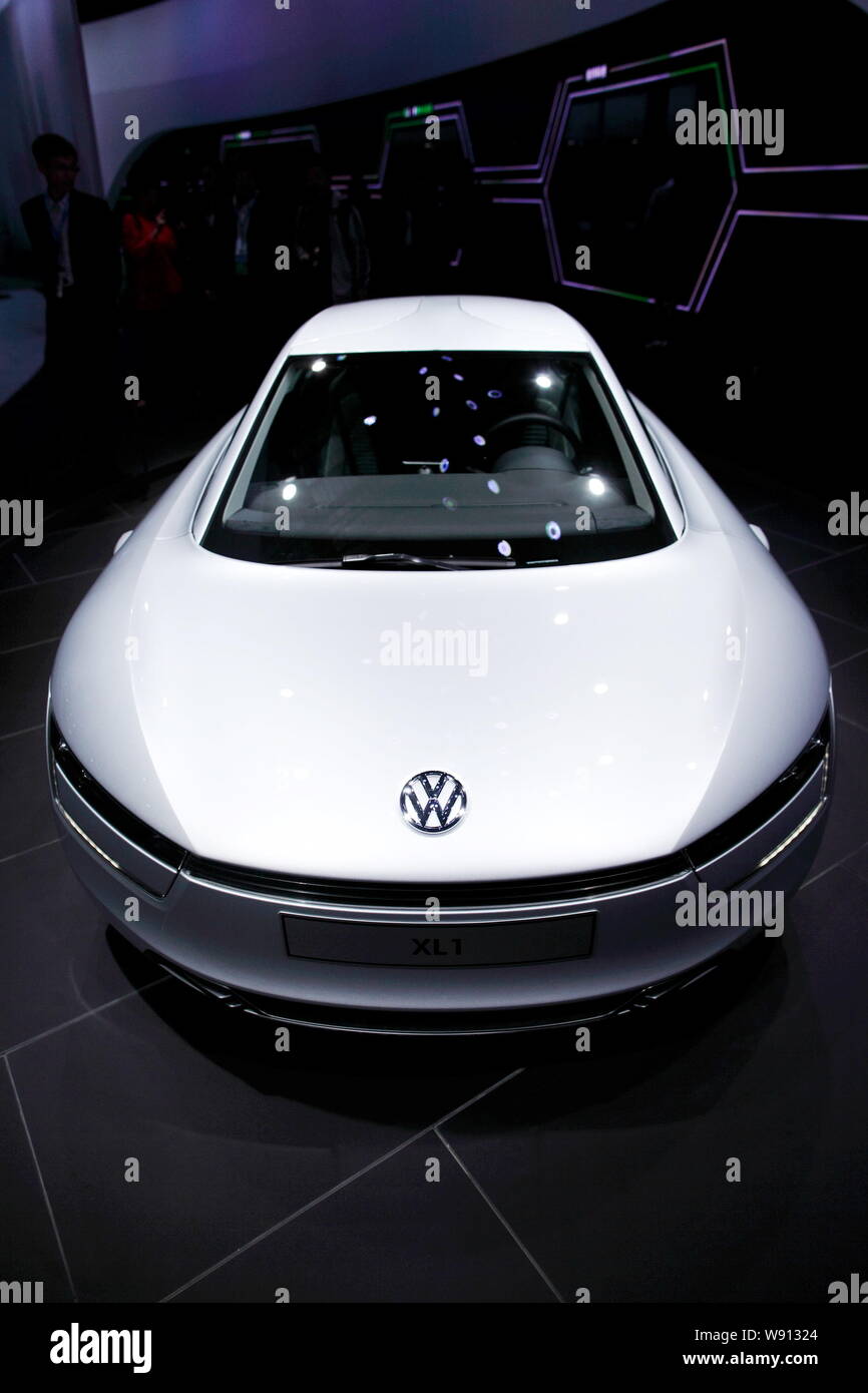 Un Volkswagen Xl1 Eficiente De Combustible De Coches Es Visto En La Pantalla Durante La 13ª Exposicion Automotriz Internacional De Beijing Tambien Conocido Como Auto China 14 En Fotografia De Stock Alamy Un Volkswagen Xl1 Eficiente De Combustible De Coches Es Visto En La Pantalla Durante La 13ª Exposicion Automotriz Internacional De Beijing Tambien Conocido Como Auto China 14 En Fotografia De Stock Alamy