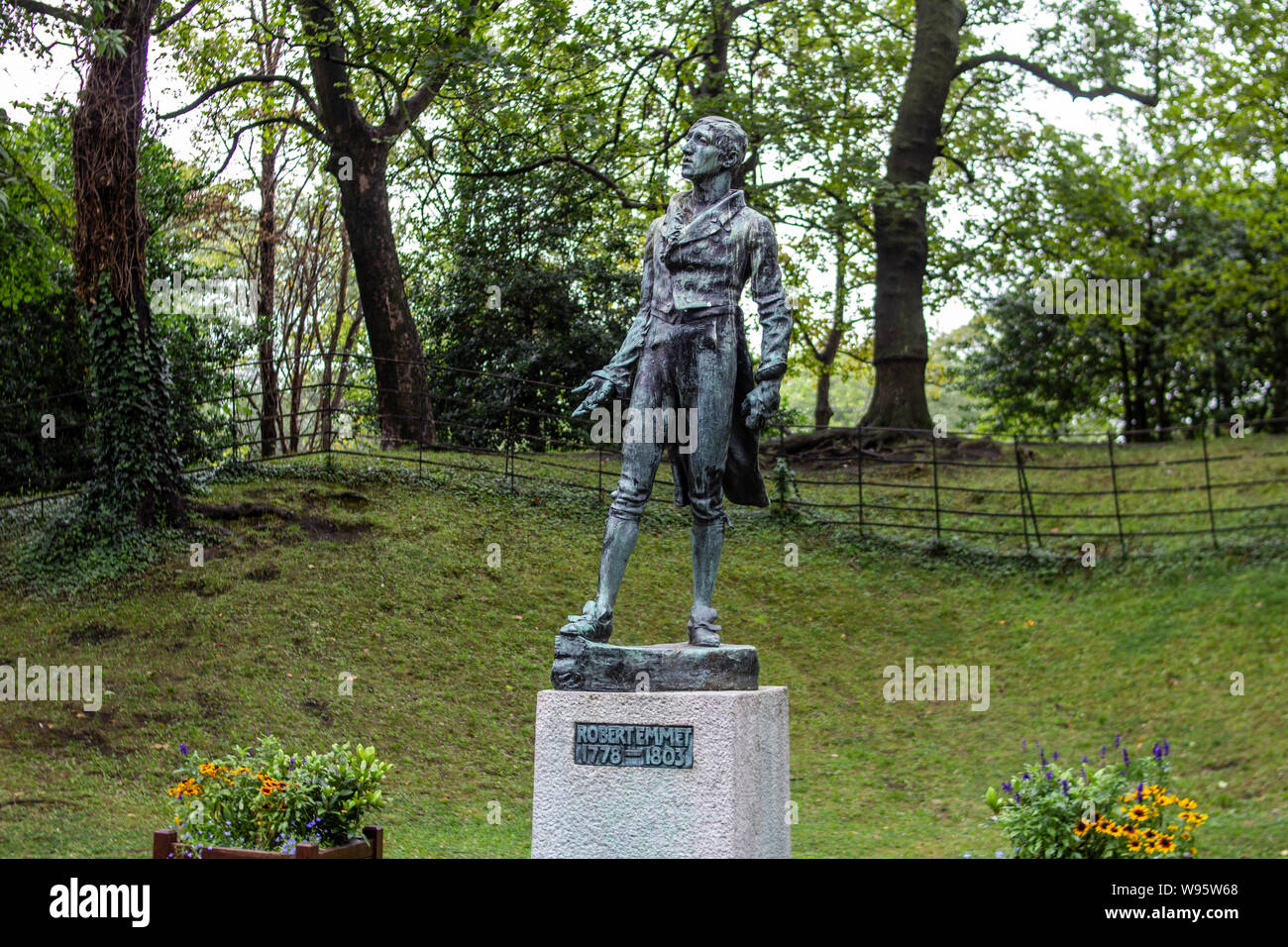 Jerome O'Connor's estatua de Robert Emmett, en St Stephens Green, Dublin, Irlanda,el patriota irlandés, quien fue ejecutado en 1803 después de un levantamiento fallido. Foto de stock