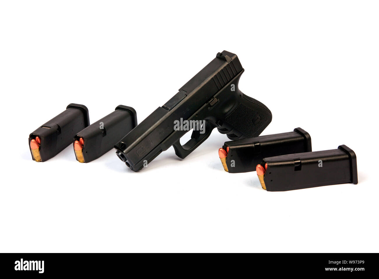 Glock 19 9mm pistola semiautomática con 4 15-ronda ammuntion clips Foto de stock