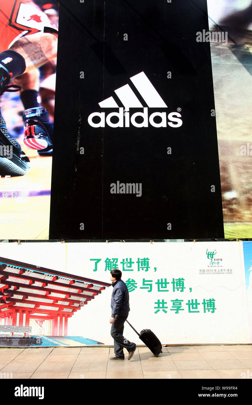 Adidas advertising fotografías e imágenes alta resolución - Alamy