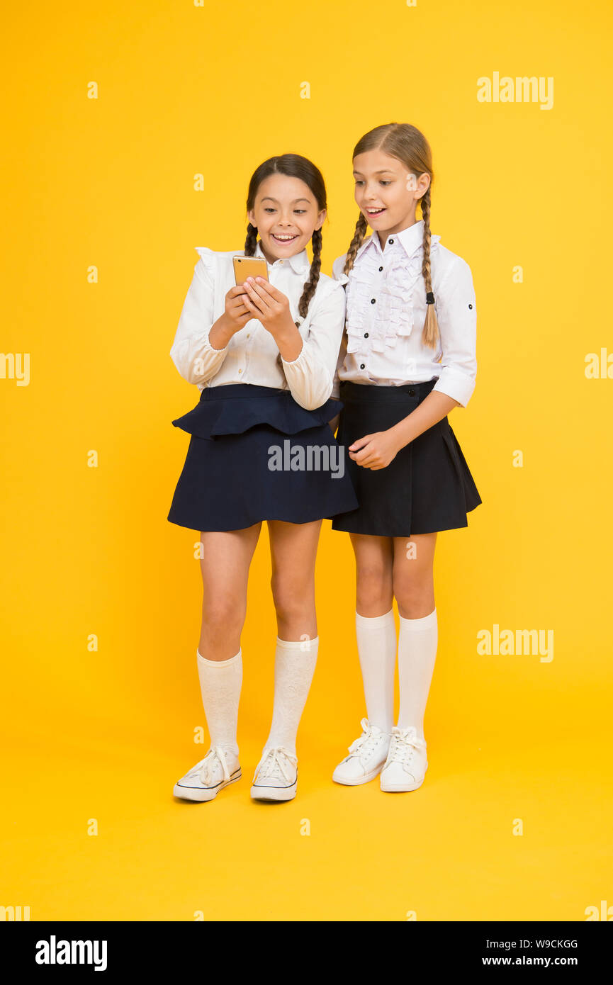 Chicas uniforme escolar fotografías e imágenes de alta resolución - Alamy