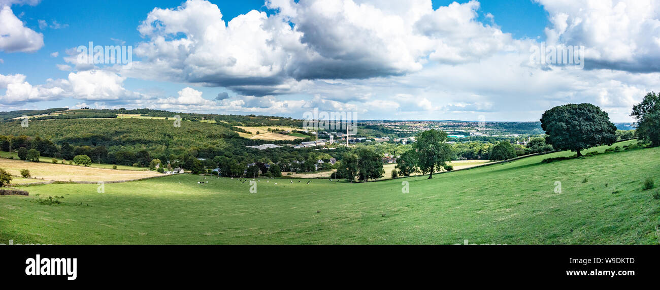 Día soleado vistas panorámicas de Sheffield rural mirando hacia el borde y Grenoside Birley en el sur de Yorkshire, Inglaterra. Foto de stock