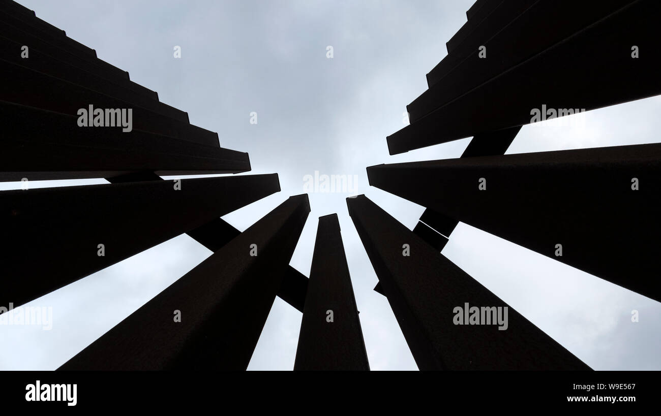 Una sección del muro fronterizo en los indios no lejos del Puente