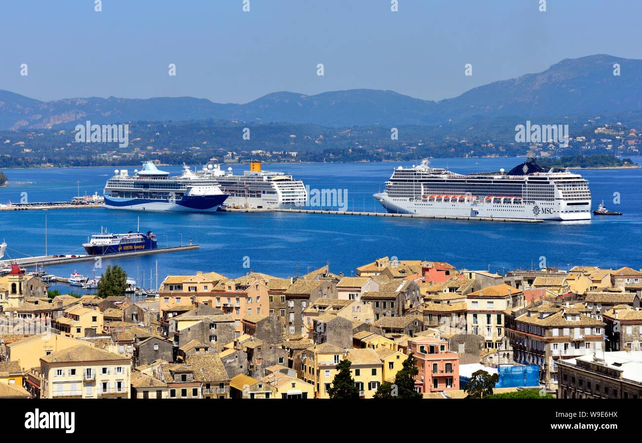 Cruceros en Corfú Puerto Nuevo, Corfú, Kerkyra,Islas Jónicas,Las Islas  Griegas Fotografía de stock - Alamy
