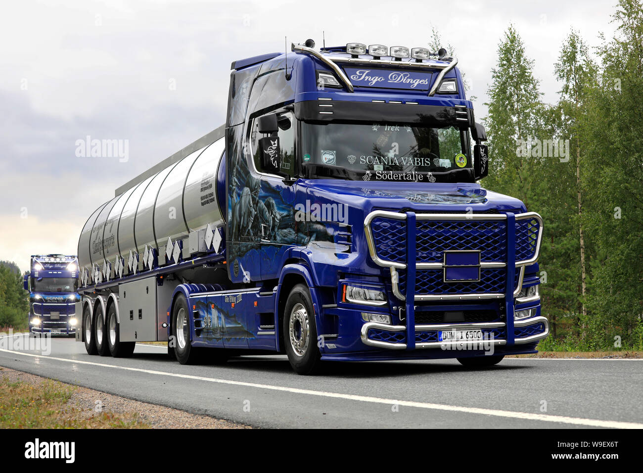 Scania truck front semi truck fotografías e imágenes de alta resolución -  Alamy